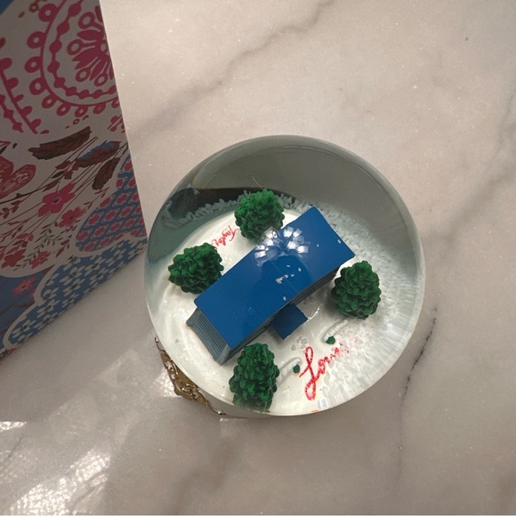 NEW Taylor Swift Lover House Snow Globe - Picture 2 of 12